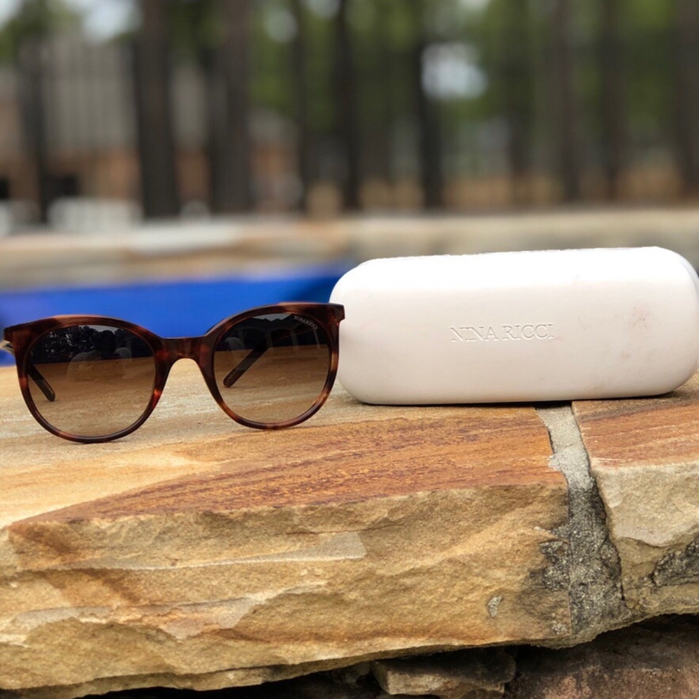 TORTOISE NINA RICCI SUNGLASSES